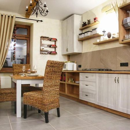 Гетьманські Палати , Старе Місто, 2 Спальні, Балкон-Тераса , 85 М Кв Kamianets Podilskyi Bagian luar foto