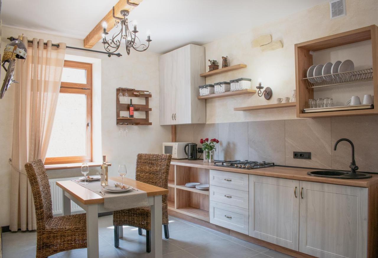 Гетьманські Палати , Старе Місто, 2 Спальні, Балкон-Тераса , 85 М Кв Kamianets Podilskyi Bagian luar foto