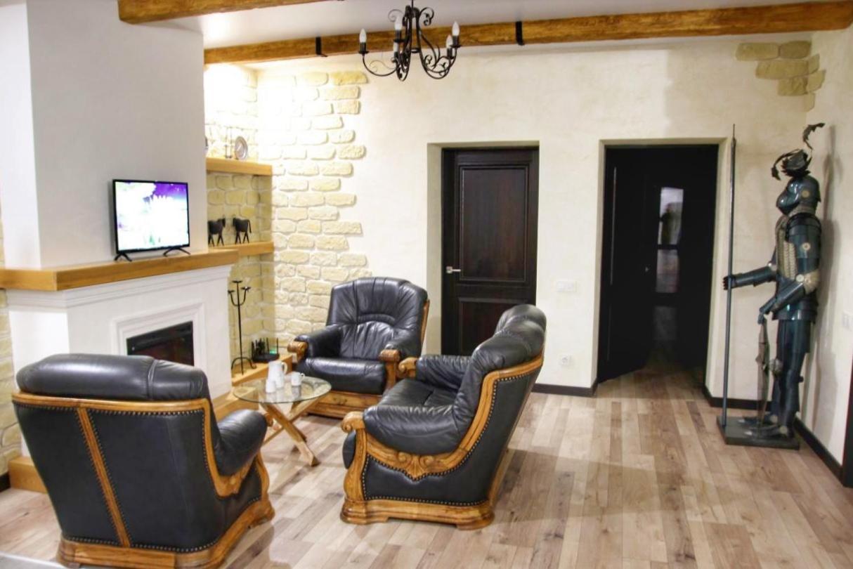 Гетьманські Палати , Старе Місто, 2 Спальні, Балкон-Тераса , 85 М Кв Kamianets Podilskyi Bagian luar foto